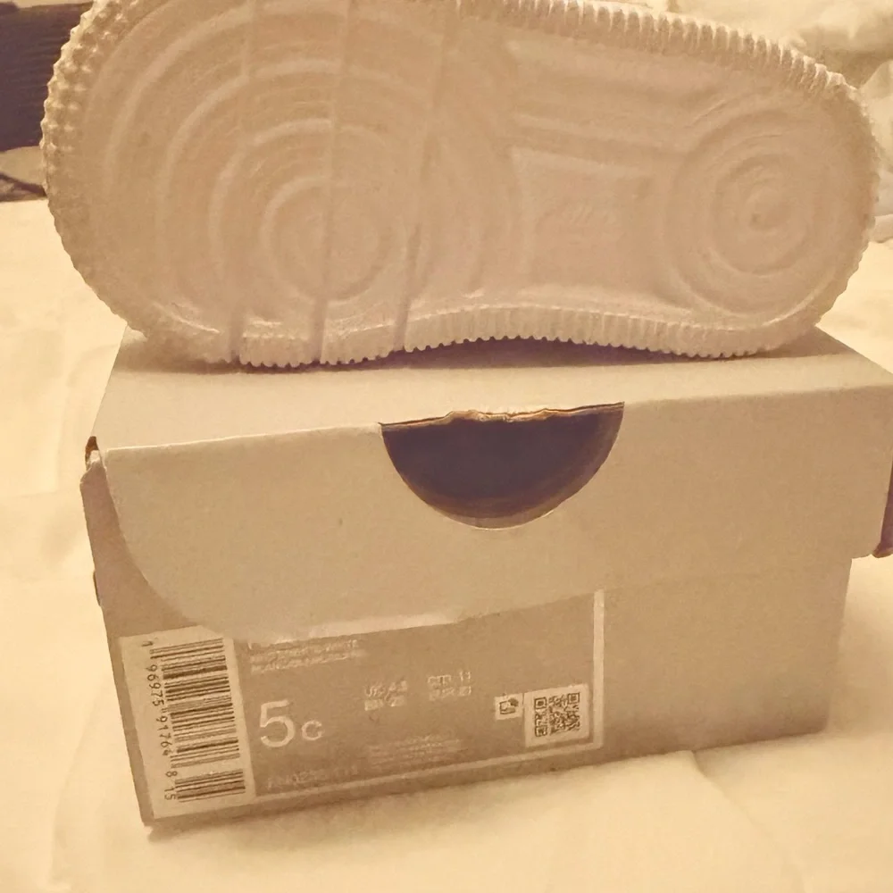 Nike White Kids Sneakers - Low Top Lace